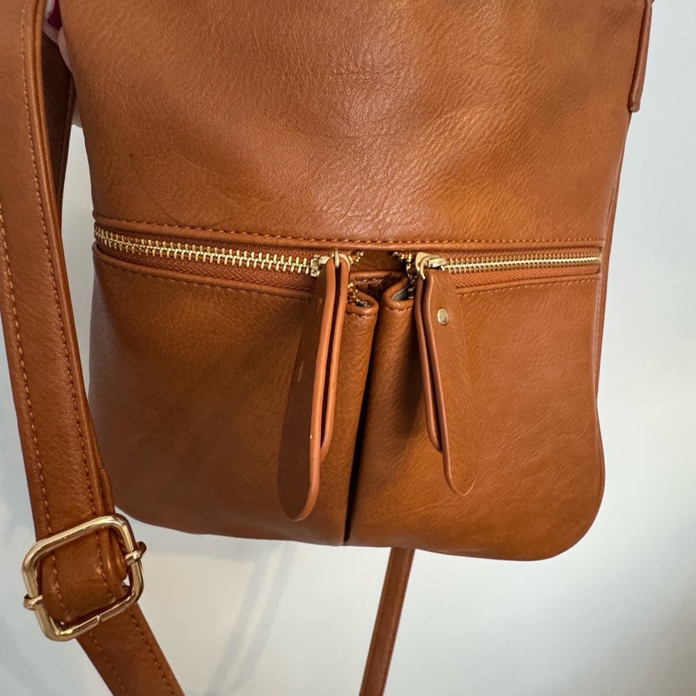 Elegant Tan Leather Crossbody Bag